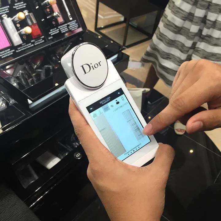 What is dior skin analyzer? 2 dior skin analyzer