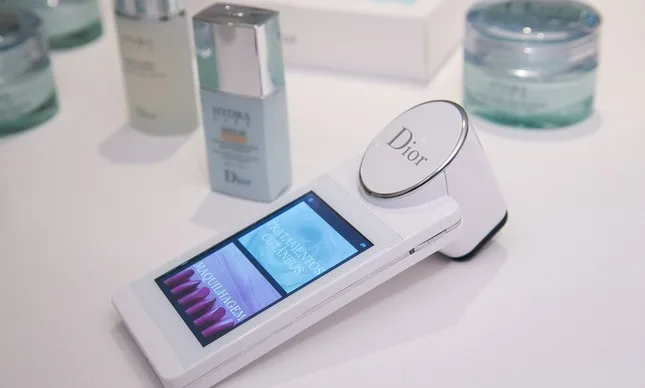 What is dior skin analyzer? 7 dior skin analyzer